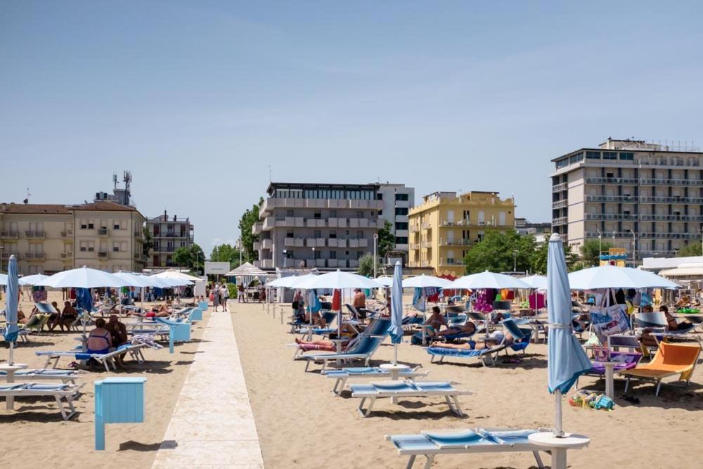 Hotel Giglio Римини Экстерьер фото