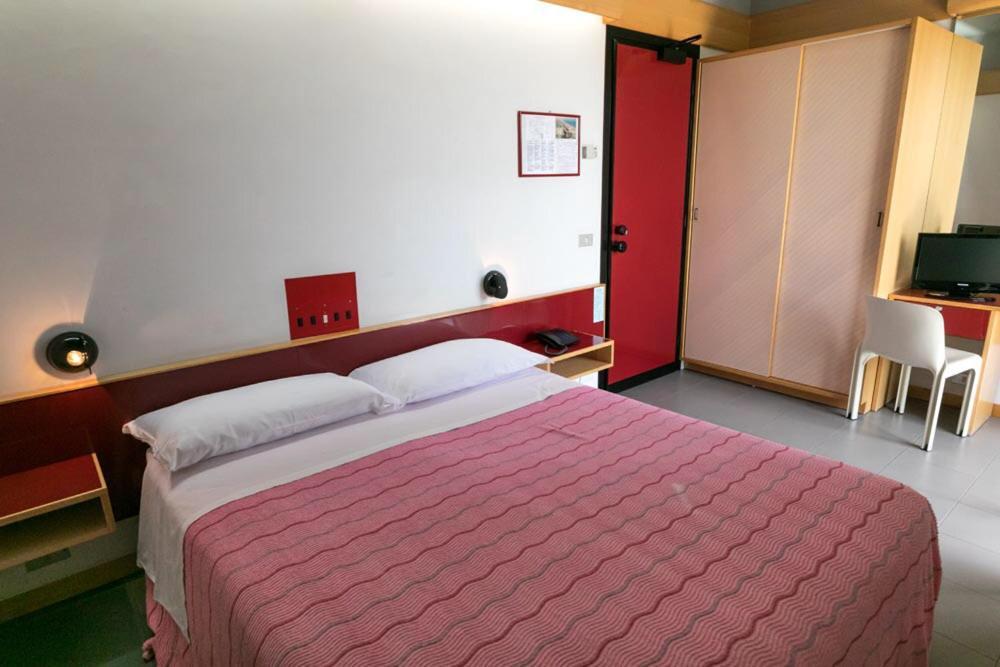 Hotel Giglio Римини Экстерьер фото
