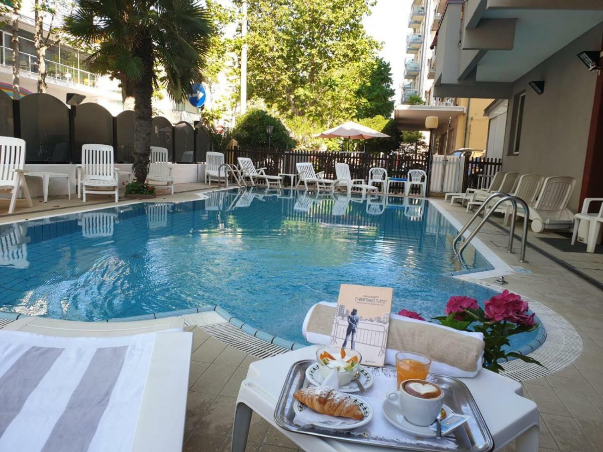 Hotel Giglio Римини Экстерьер фото